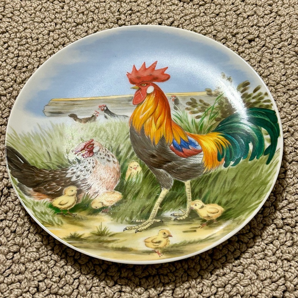 VINTAGE CHICKEN/ROOSTER COLLECTIBLE HANGING WALL PLATES SET OF 2 IN BOX -JAPAN